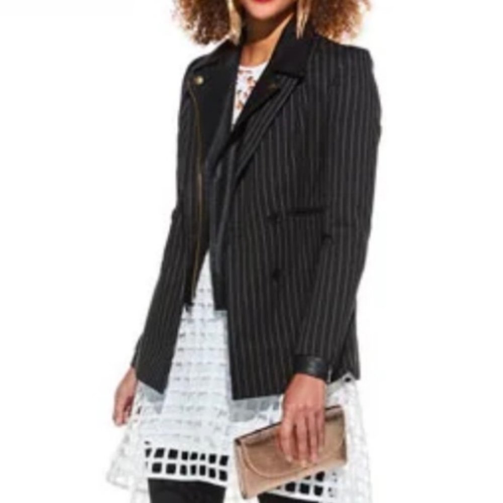 NWT ROMEO JULIET Pinstriped Double Breasted Blazer - Picture 2 of 8
